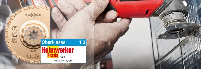 Ein Werkzeug schneidet Fliesen.